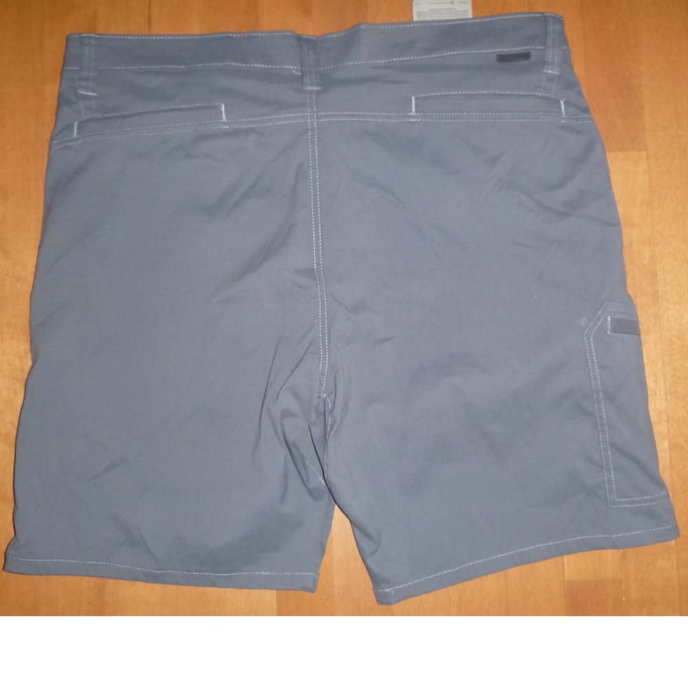 Big Mens Wrangler All Terrain Gear Side Pocket Cargo Shorts Size 42 46 Gray NWT - Picture 2 of 2